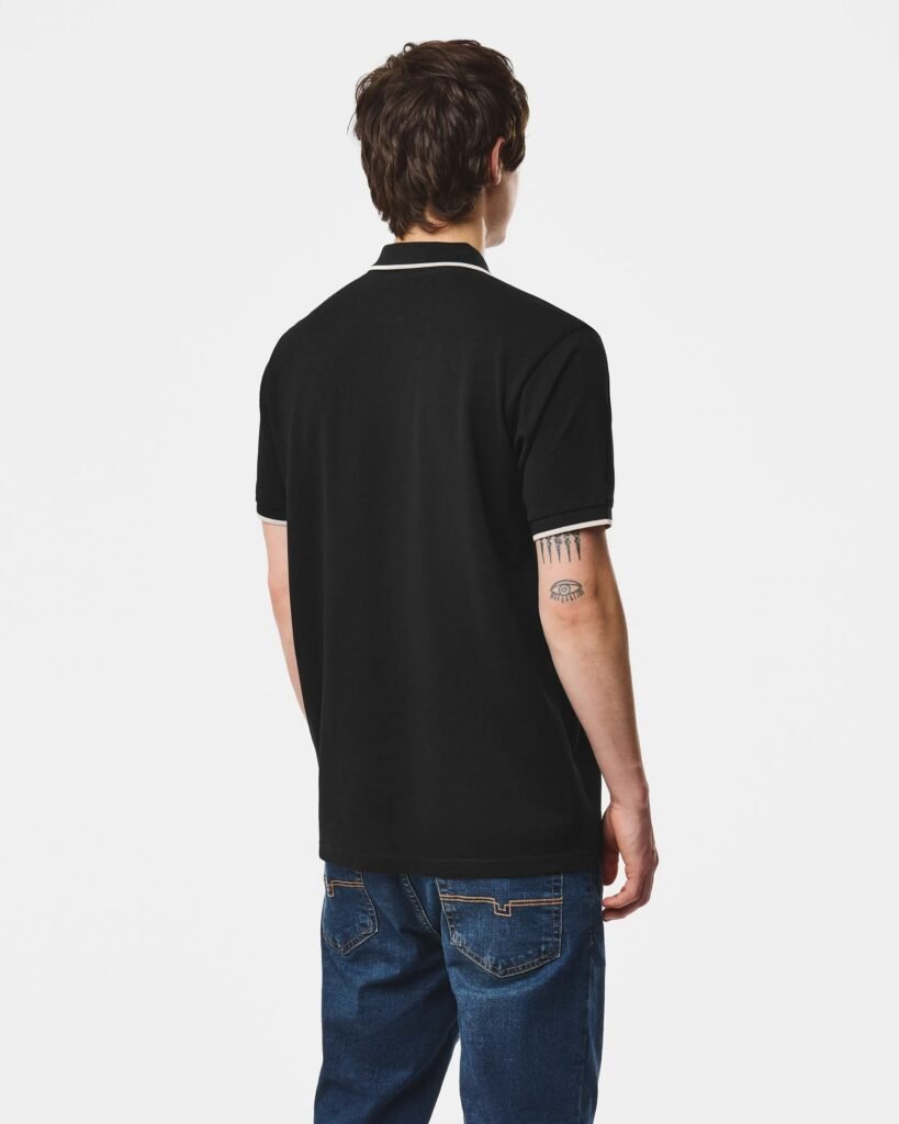 Weekend Offender Leo Gregory T Shirt Black
